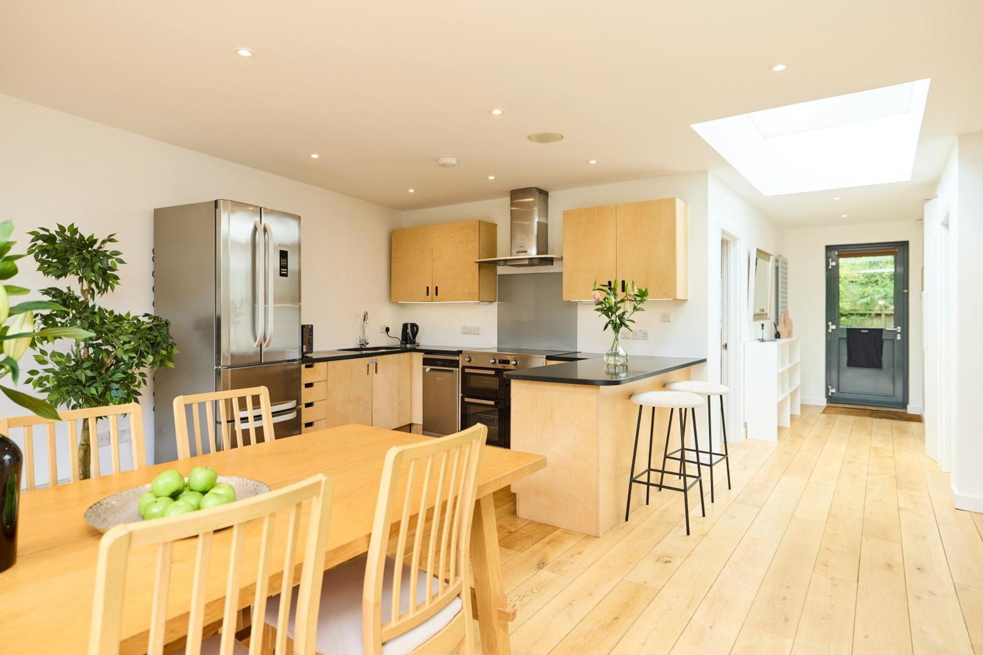 The Putney Wonder - Dazzling 3bdr Flat With Garden * London