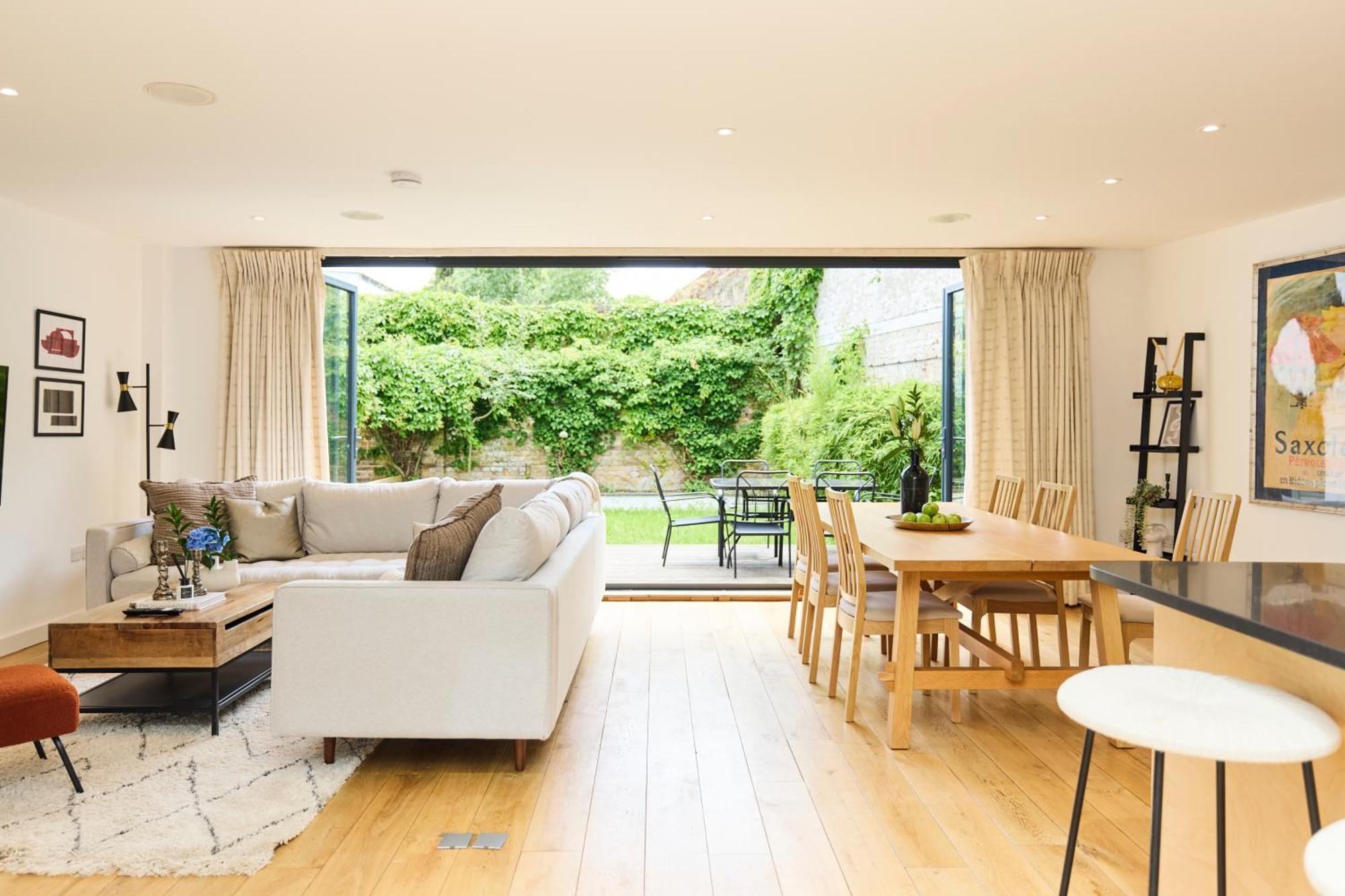 The Putney Wonder - Dazzling 3bdr Flat With Garden Apartment London
