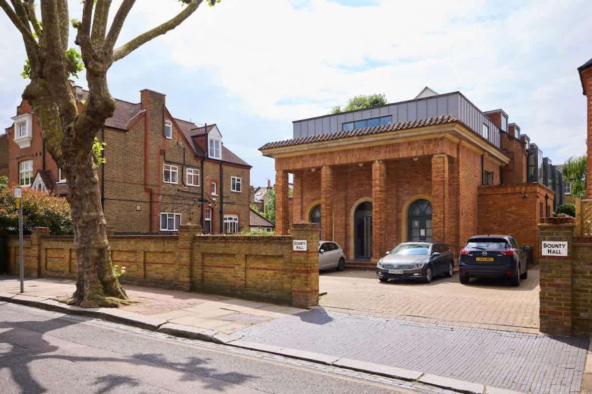 The Putney Wonder - Dazzling 3bdr Flat With Garden Лондон